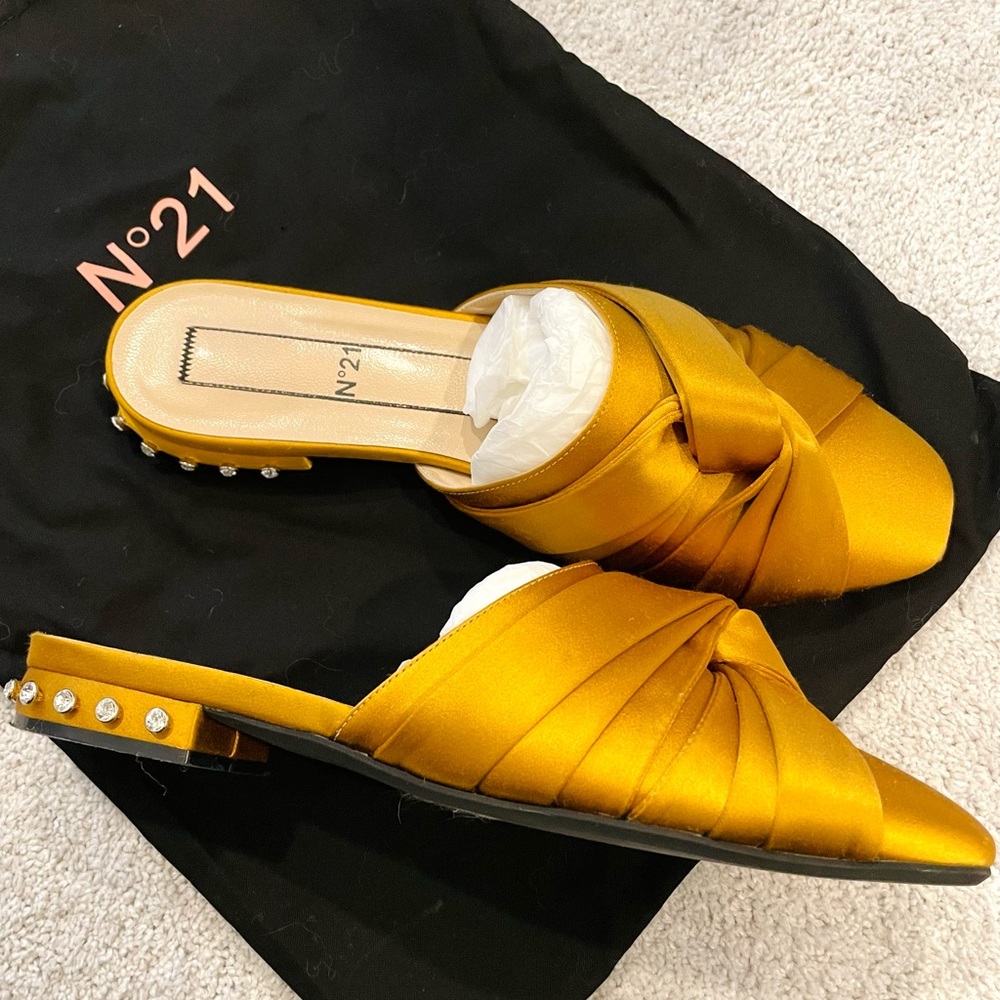 N21‎ Satin Knot Mule with Rhinestone 39 Vacation